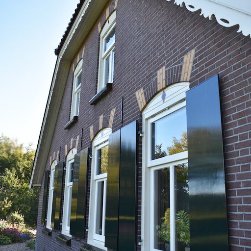 Houten_Kozijnen_Raamluiken_Op_Maat